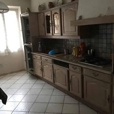 Spacieux Approx 125 M2 Pour 8 Personnes A דירה *